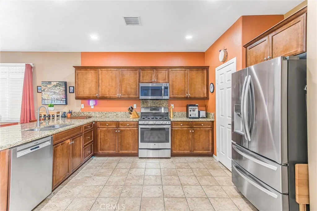 1476 Signal Peak, Beaumont, California 92223 home-pic-6